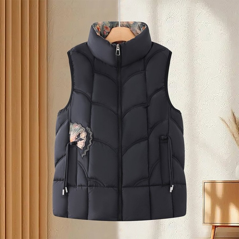 Vestă de exterior brodată pentru femei, lansare toamnă 2025, poliester (>95%), stil chinezesc, elegant pentru navetă, lungime 50–65 cm, cu etichetă la guler și etichetă de agățare