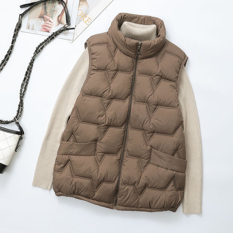 Női pehely-pamut mellény, szabályos szabású, polo gallér, cipzár, hossz 50–65 cm, 2025 tavasz kiadás