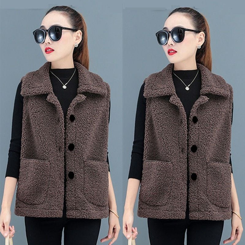 Vesta damă (Ultra-Short, decolteu în V, croială în linie A, lână de miel tricotată)