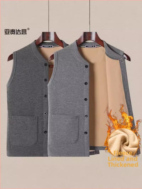 Férfi fleece mellény, lazább szabás, kerek nyak, elöl egysoros gombos zárás, háromdimenziós patch zsebek