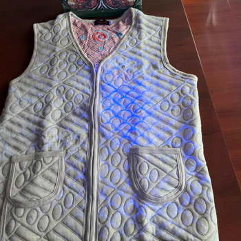 Vestă din fleece cu guler în V, fermoar, jacquard gros cu buzunare tridimensionale