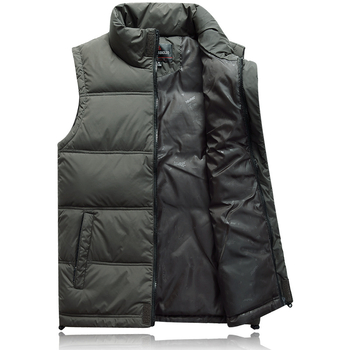 Muški slim-fit puffer vest sa stojećim ovratnikom, zatvaračem i višestrukim džepovima, zimska upotreba