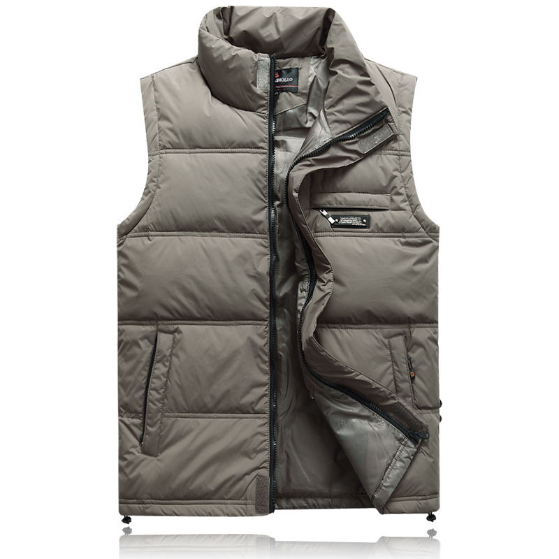 Muški slim-fit puffer vest sa stojećim ovratnikom, zatvaračem i višestrukim džepovima, zimska upotreba
