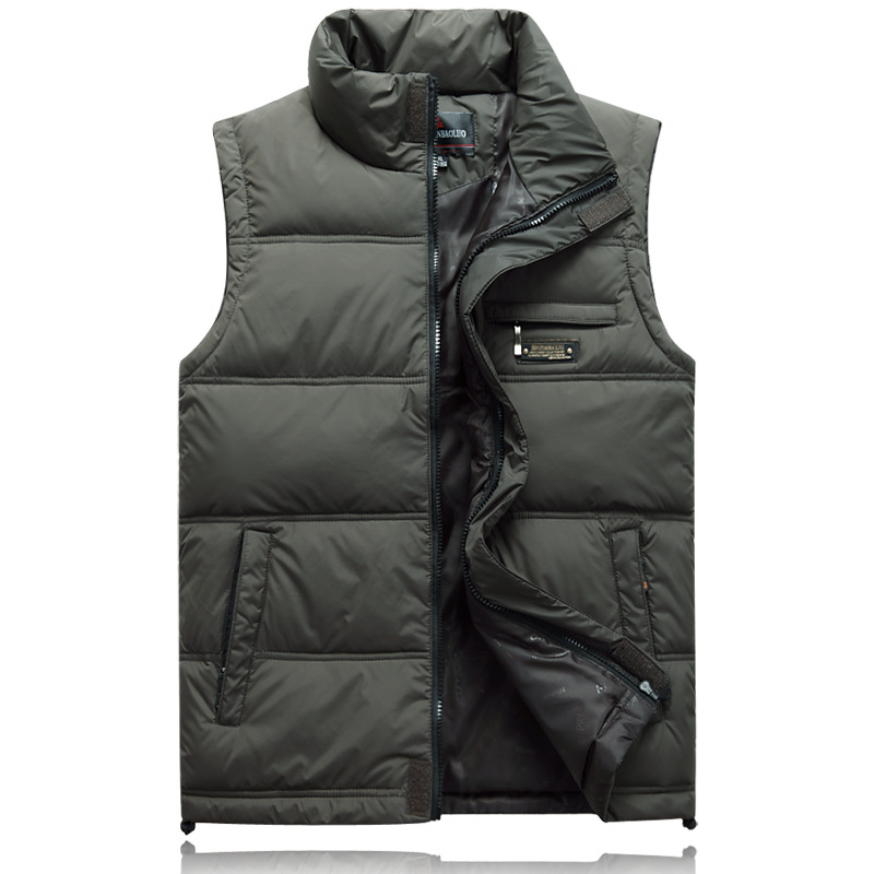 Muški slim-fit puffer vest sa stojećim ovratnikom, zatvaračem i višestrukim džepovima, zimska upotreba