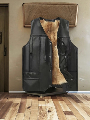 Pravá hovädzia koža s kožušinovou podšívkou, cardigan vesta s V-krkom, úzky strih, vrecká s patchami