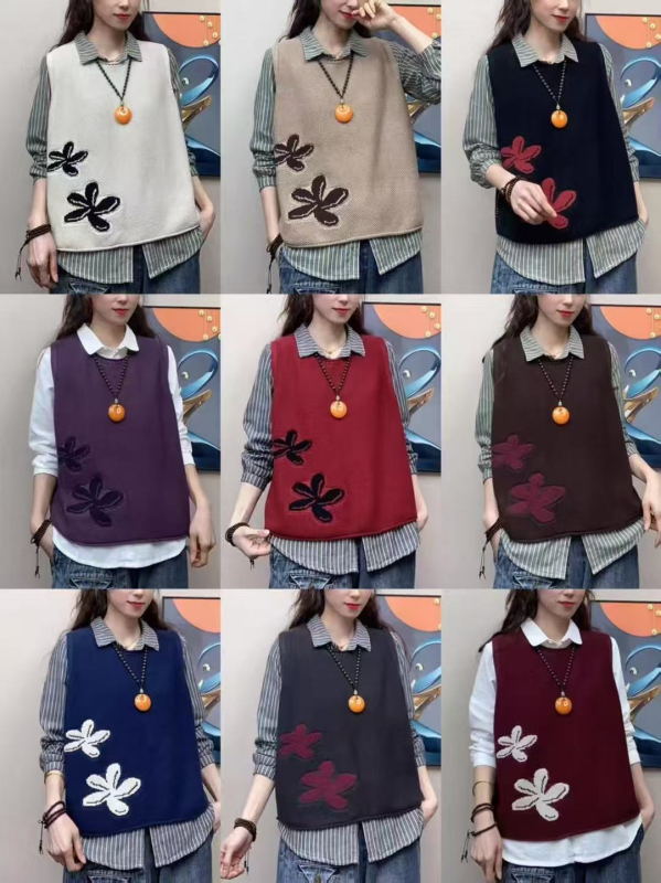 Pletena vesta s jacquard uzorkom, opušten kroj, U-izrez, 3D efekt, pleteni poliester-elastan, duljina 50-65 cm, proljeće 2025