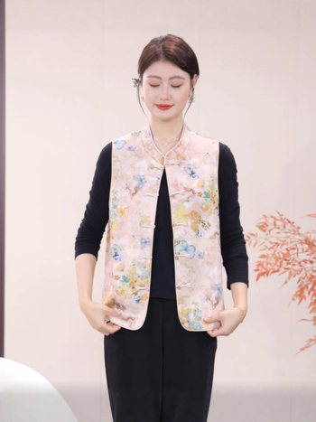 Vestă pentru femei în stil chinezesc, design literar retro, cu cataramă la guler, toamnă 2025, poliester >95%, lungime standard 50–65 cm