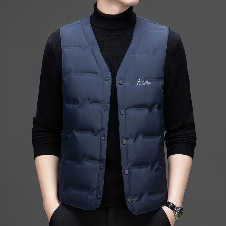 Vesta masculină din puf, guler în V, închidere cu nasturi, umplură din puf de rață alb, material principal poliester, căptușeală poliester, croială Slim, sezon toamnă-iarnă