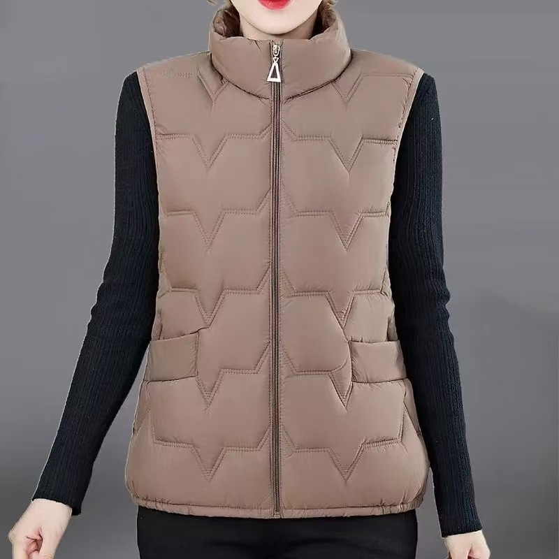 Ženski vest s Half-Turtleneck ovratnikom, poliester tkanina, regularna duljina 50-65 cm, prednji zatvarač, Zimska kolekcija 2023