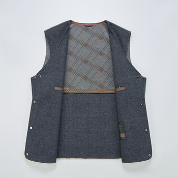 Férfi gyapjú mellény – kardigán stílus, karcsú szabás, V-nyak, egysoros zárás, patch zsebek, őszi kollekció