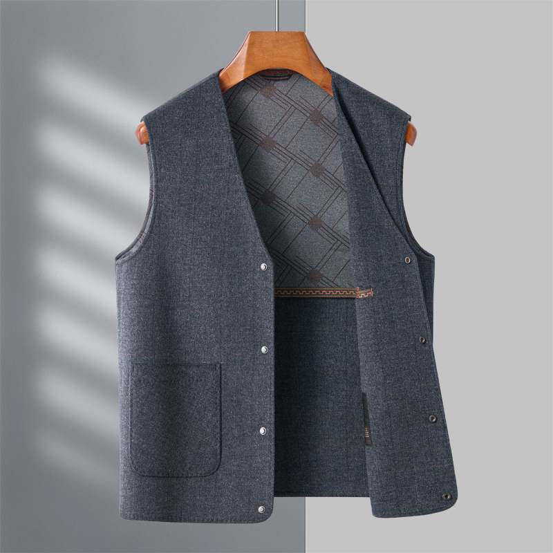 Férfi gyapjú mellény – kardigán stílus, karcsú szabás, V-nyak, egysoros zárás, patch zsebek, őszi kollekció