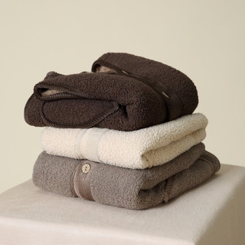 Vestă fără mâneci cu căptușeală de fleece, material spandex și poliester, stil elegant pentru naveta zilnică, croială complexă, iarnă 2025