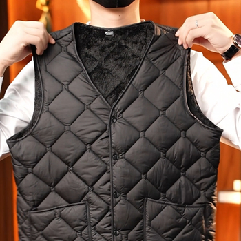 Pamut mellény corduroy külsővel, fő anyag nyúlszőr, poliészter bélés, kapucnival.