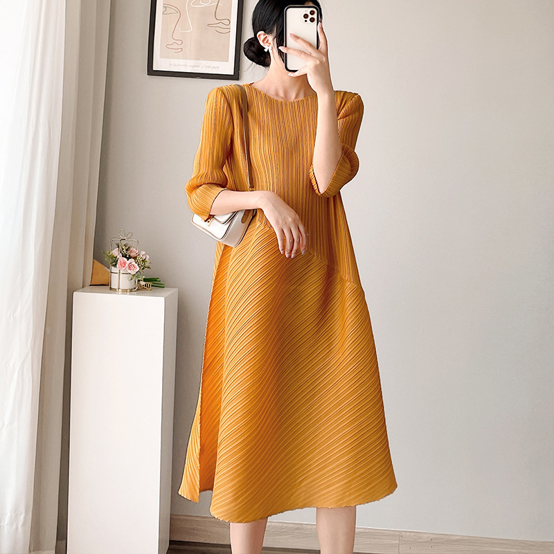 Rochie midi în linie A, poliester, talie înaltă, guler rotund, mâneci jumătate