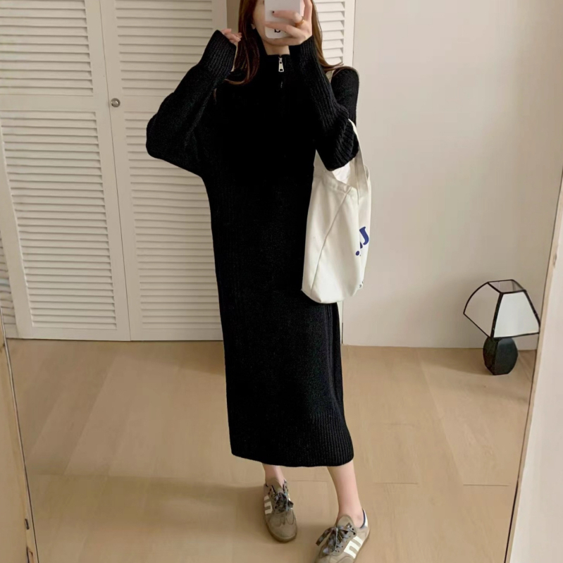 Rochie tricotată cu fermoar parțial, guler înalt, mâneci lungi, lungă, material tricotat