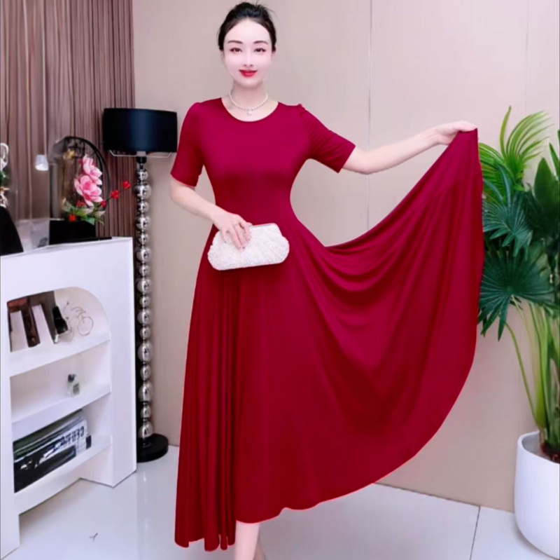 Rochie din linie A, decolteu în V, mâneci scurte, lungime midi, material poliester