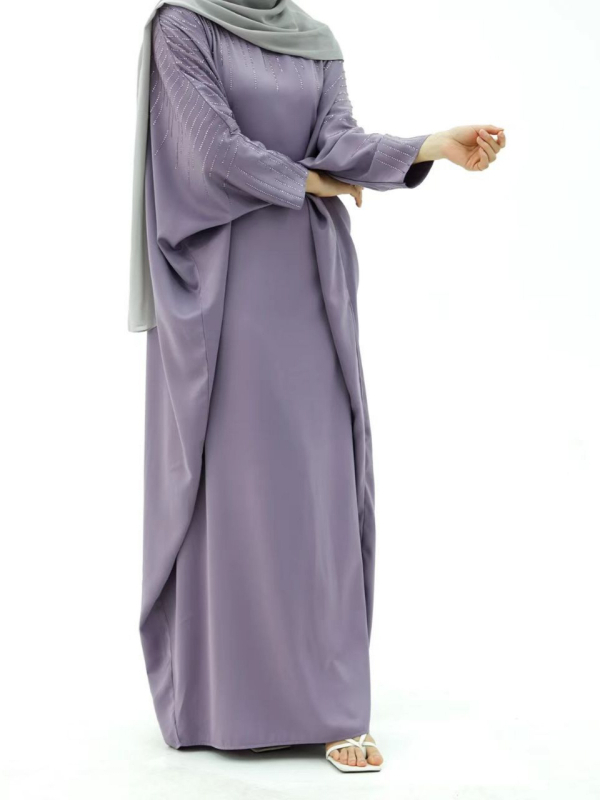 rochie abaya cu paiete, mâneci în formă de aripă, croială A-line lejeră, guler rotund