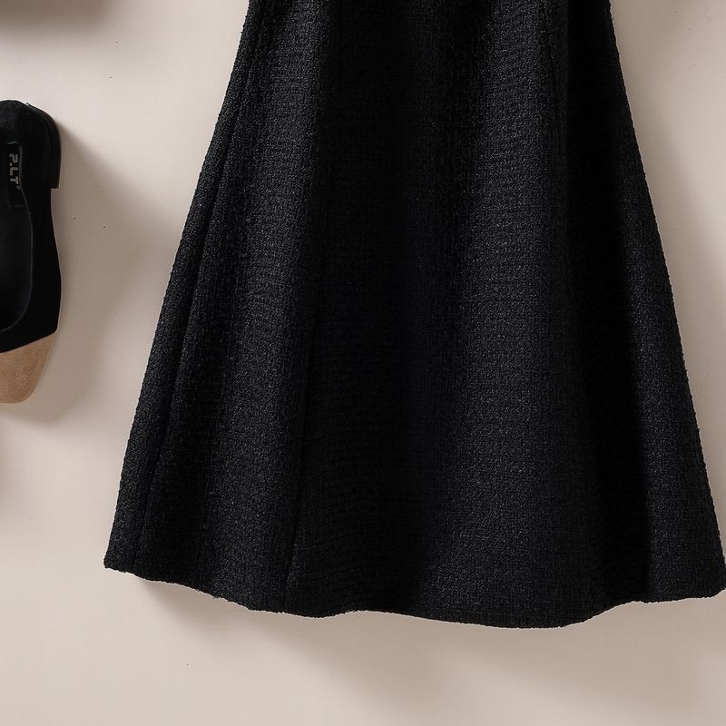 Rochie din tweed cu vestă decorată cu mărgele, gât rotund, fără mâneci, talie medie, primăvara 2025