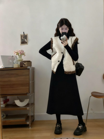 Set din două piese: vestă din lână de miel și rochie tricotată, toamna 2025, stil chinezesc, retro literar