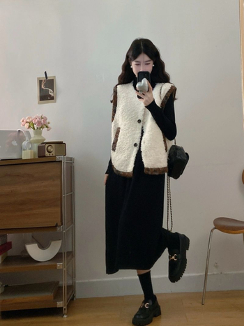 Set din două piese: vestă din lână de miel și rochie tricotată, toamna 2025, stil chinezesc, retro literar