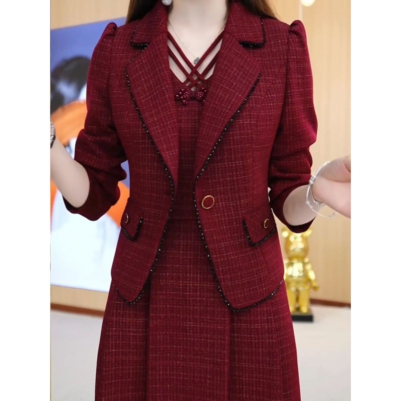 Női két részes szoknyás kosztüm, városi stílus, poliészter 95%+, hosszú ujjak, gallér nélkül, 2024 tavasz