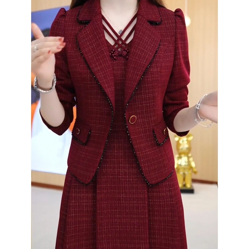 Női két részes szoknyás kosztüm, városi stílus, poliészter 95%+, hosszú ujjak, gallér nélkül, 2024 tavasz