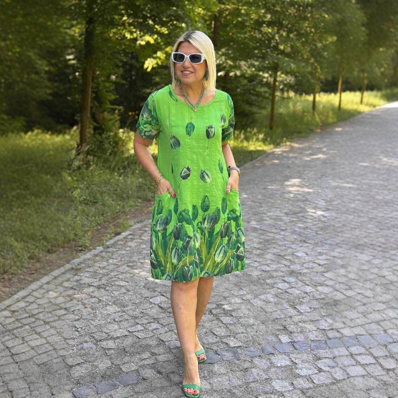 Haljina s floralnim uzorkom, pulover stil, poliester s elastanom (do 30%), kružni izrez, kratki rukavi