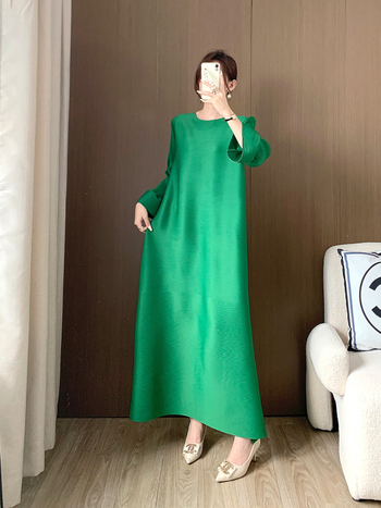 Duga plisirana haljina s A-linijom, poliester, jednobojna, okrugli izrez, dugi šire rukave