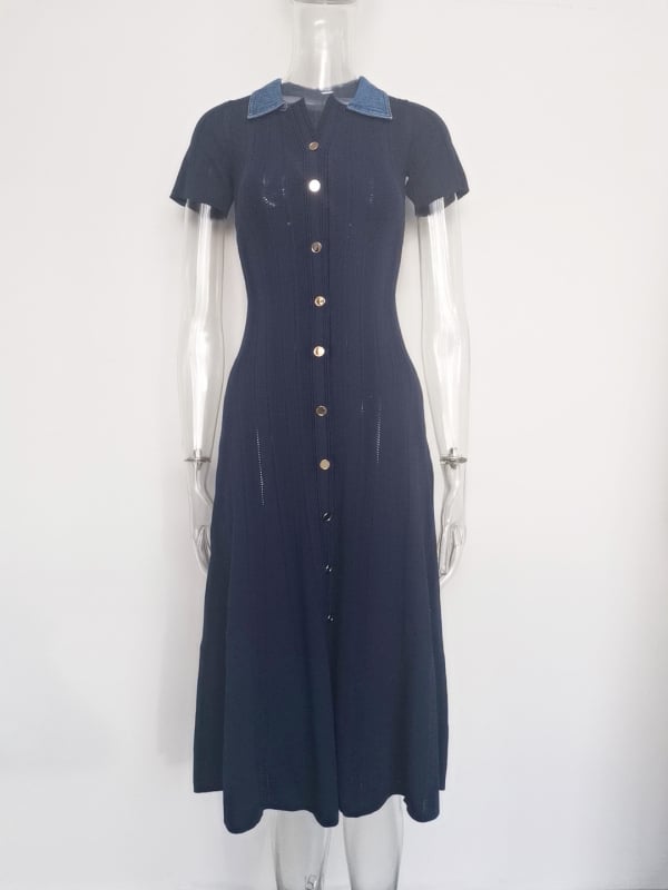 Pletena midi haljina s V izrezom, kratkim rukavima, patchwork dizajn, metalna kopča na struku