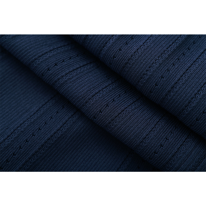 Pletena midi haljina s V izrezom, kratkim rukavima, patchwork dizajn, metalna kopča na struku