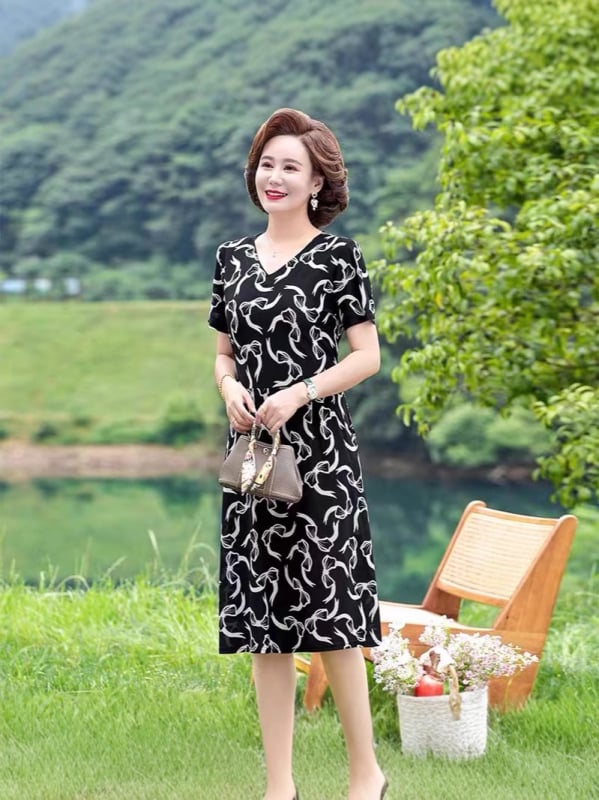 Haljina od ice silk s printom, A-linijski kroj, V-izrez, kratki rukavi