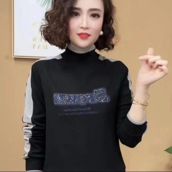 Ženski T-shirt s dugim rukavima, fleec podstava, otisak, poliester 80–90%, jesen 2024