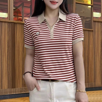Ženski T-shirt kratkih rukava s polo ovratnikom, prugasti uzorak, ležernog kroja, poliester, standardna duljina 50–65 cm