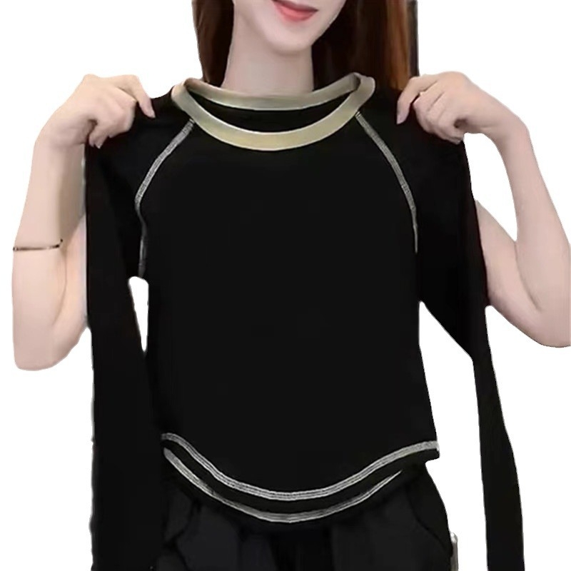 Ženski crni crop top s flisom, dugi rukavi, okrugli izrez, dizajn color-block