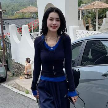 Γυναικεία μπλούζα με κουκούλα και μακριά μανίκια — οπτική ψευδαίσθηση δύο μερών, 90–95% βαμβάκι, στρογγυλή λαιμόκοψη, καθημερινό στυλ