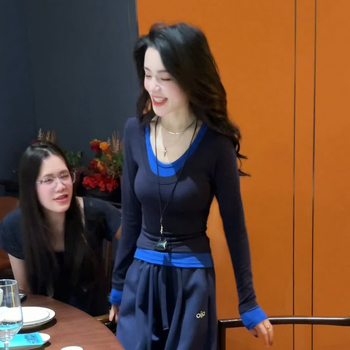 Γυναικεία μπλούζα με κουκούλα και μακριά μανίκια — οπτική ψευδαίσθηση δύο μερών, 90–95% βαμβάκι, στρογγυλή λαιμόκοψη, καθημερινό στυλ