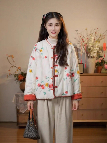 Geacă de damă reversibilă, stil retro chinezesc, cu guler înalt și imprimeu floral, căptușeală groasă; țesătură: poliester; umplutură: bumbac; lungime: mijlocie