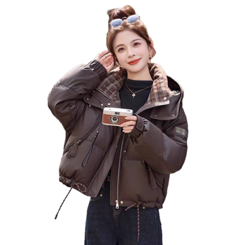 Γυναικείο μπουφάν με πούπουλα για τον χειμώνα 2025, κοντό καρό σχέδιο, χωρίς γιακά, ελαφρώς χαλαρή γραμμή, εξωτερικό ύφασμα πολυεστέρα, γέμισμα από λευκά πάπια πούπουλα, περιεκτικότητα πούπουλων 51-55%, μήκος 40-50 cm