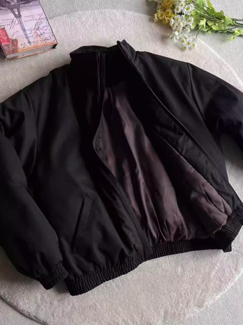 Kokvilnas pildīta jaka ar stāvošu apkakli, īsa, ziemas apģērbs, universālais stils, poliestera pildījums, rāvējslēdzējs, sānu kabatas