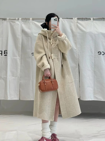 Palton din lână cu glugă, nasturi duffle, 95% lână, lungime medie