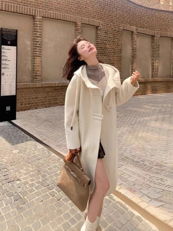 Palton din lână cu glugă, nasturi duffle, 95% lână, lungime medie