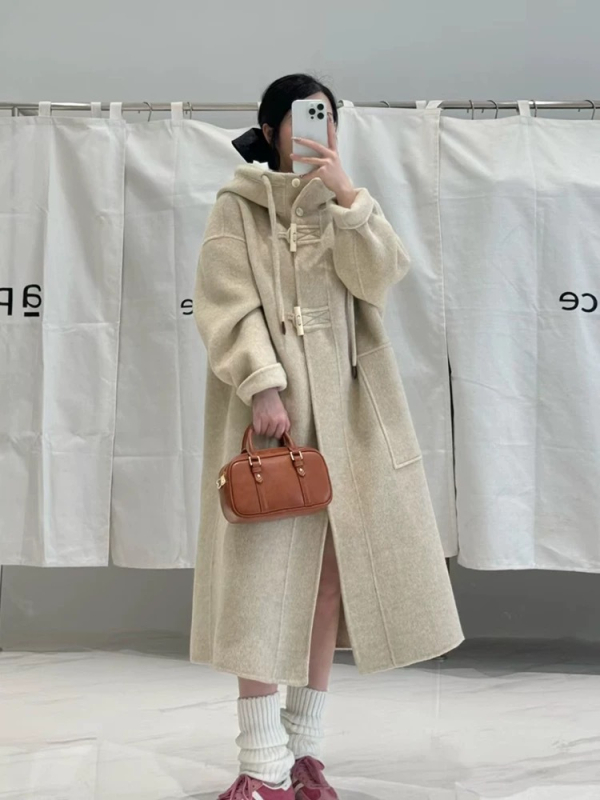 Palton din lână cu glugă, nasturi duffle, 95% lână, lungime medie