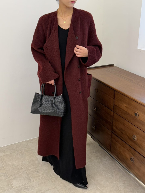 Kétoldalas alpaka gyapjú kabát, koreai stílusú luxus, laza szabásvonal, hosszú térd fölötti hossz, dupla gombsor az elején, V-nyakú gallér