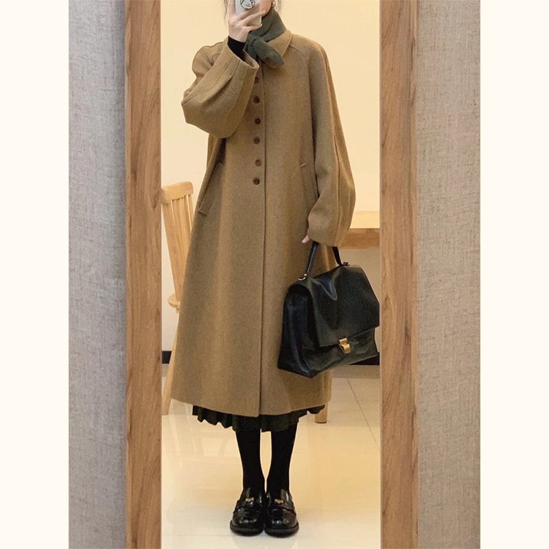 Női chenille anyagú gyapjú kabát, középméretű, polo gallér, hosszú ujjú.