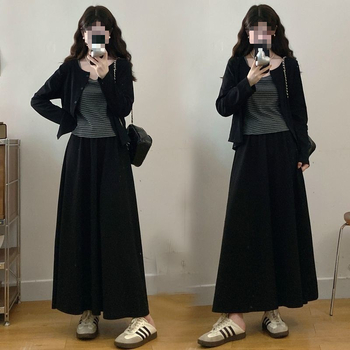 Set de trei piese pentru femei plus size, toamnă-iarnă: vestă cu dung, cardigan-jachetă cu mâneci lungi și fustă; corduroy cu blană de iepure (30–50%).