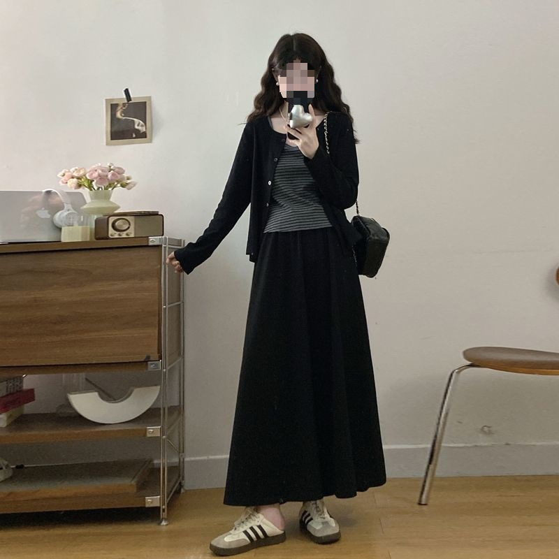 Set de trei piese pentru femei plus size, toamnă-iarnă: vestă cu dung, cardigan-jachetă cu mâneci lungi și fustă; corduroy cu blană de iepure (30–50%).