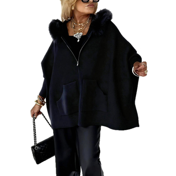 Jachetă tricotată cu glugă, fermoar și buzunare; țesătură pe bază de viscose (90–95%) cu amestec din fibre de poliester; toamnă 2025