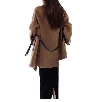 Női gyapjú tweed kabát, középhosszú, derekán öv, kétoldalas kasmír bélés, hosszú ujjú, strukturált silueta