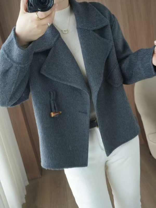 Női reverszibil kasmír-gyapjú kabát, ultra rövid, polo gallér, hosszú ujjú, egygombos zárás