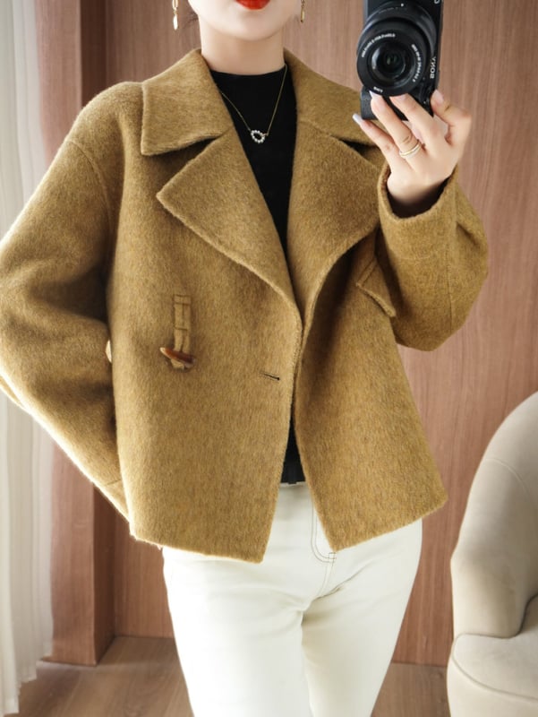 Női reverszibil kasmír-gyapjú kabát, ultra rövid, polo gallér, hosszú ujjú, egygombos zárás